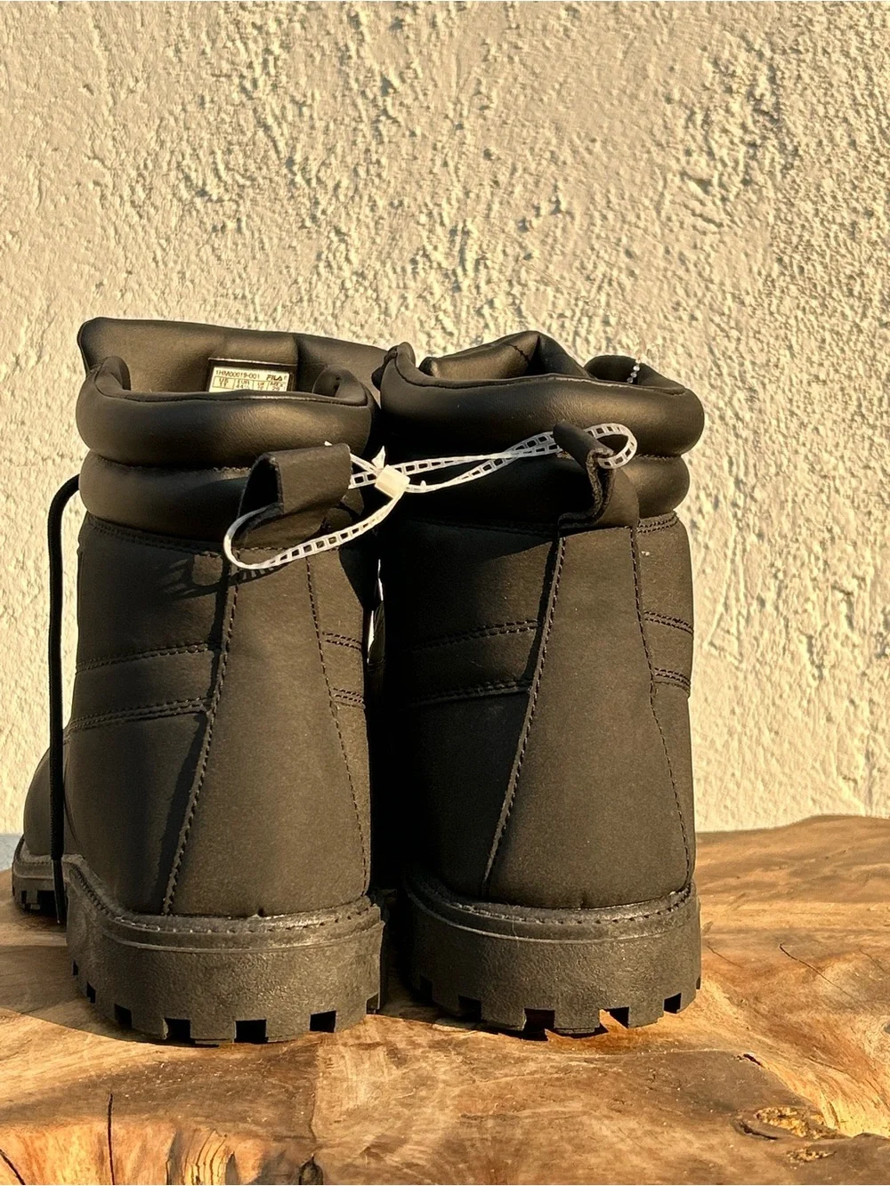 Fila Men's Watersedge 17 Waterproof boots New Size 11